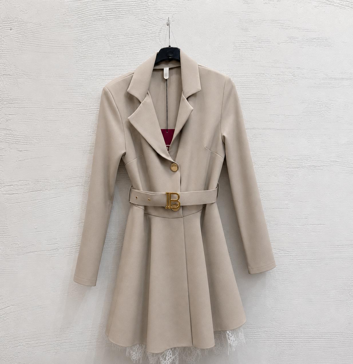 Abito Blazer con Gonna a Ruota e Pizzo Taupe