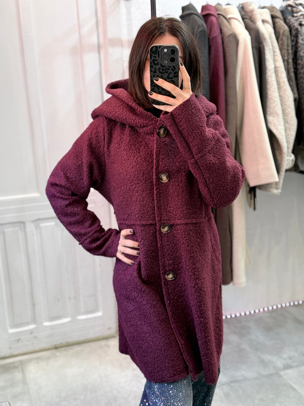 Cappotto teddy con cappuccio e bottoni