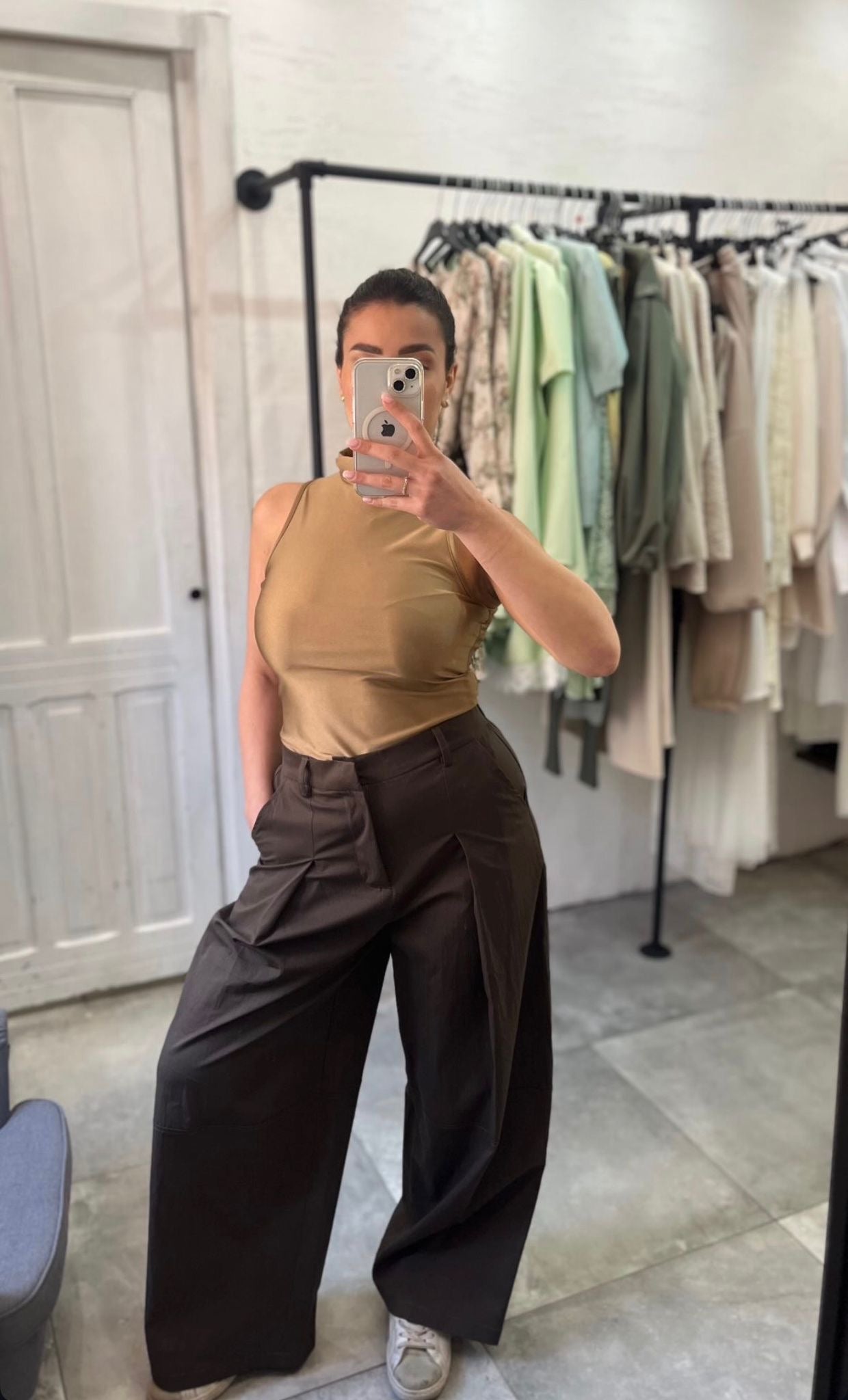 Pantaloni marroni Wide-Leg a Vita Alta con Cintura