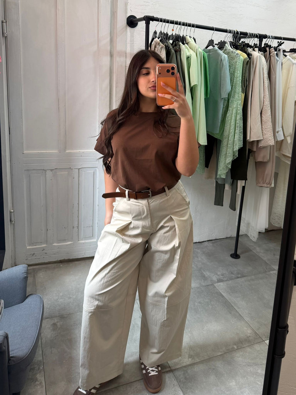 Pantaloni beige Wide-Leg a Vita Alta con Cintura