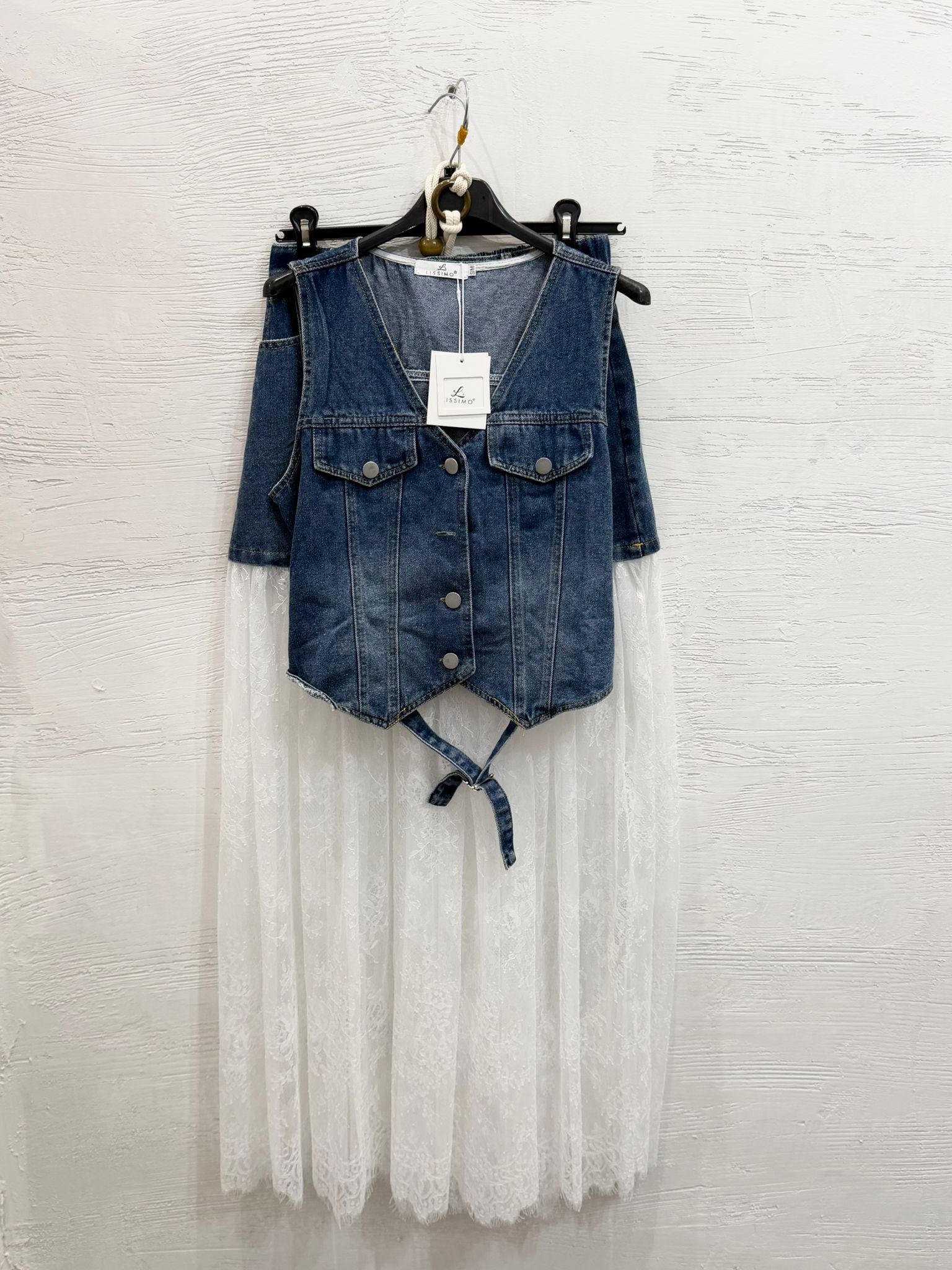 Coordinato Denim con Dettagli in Pizzo