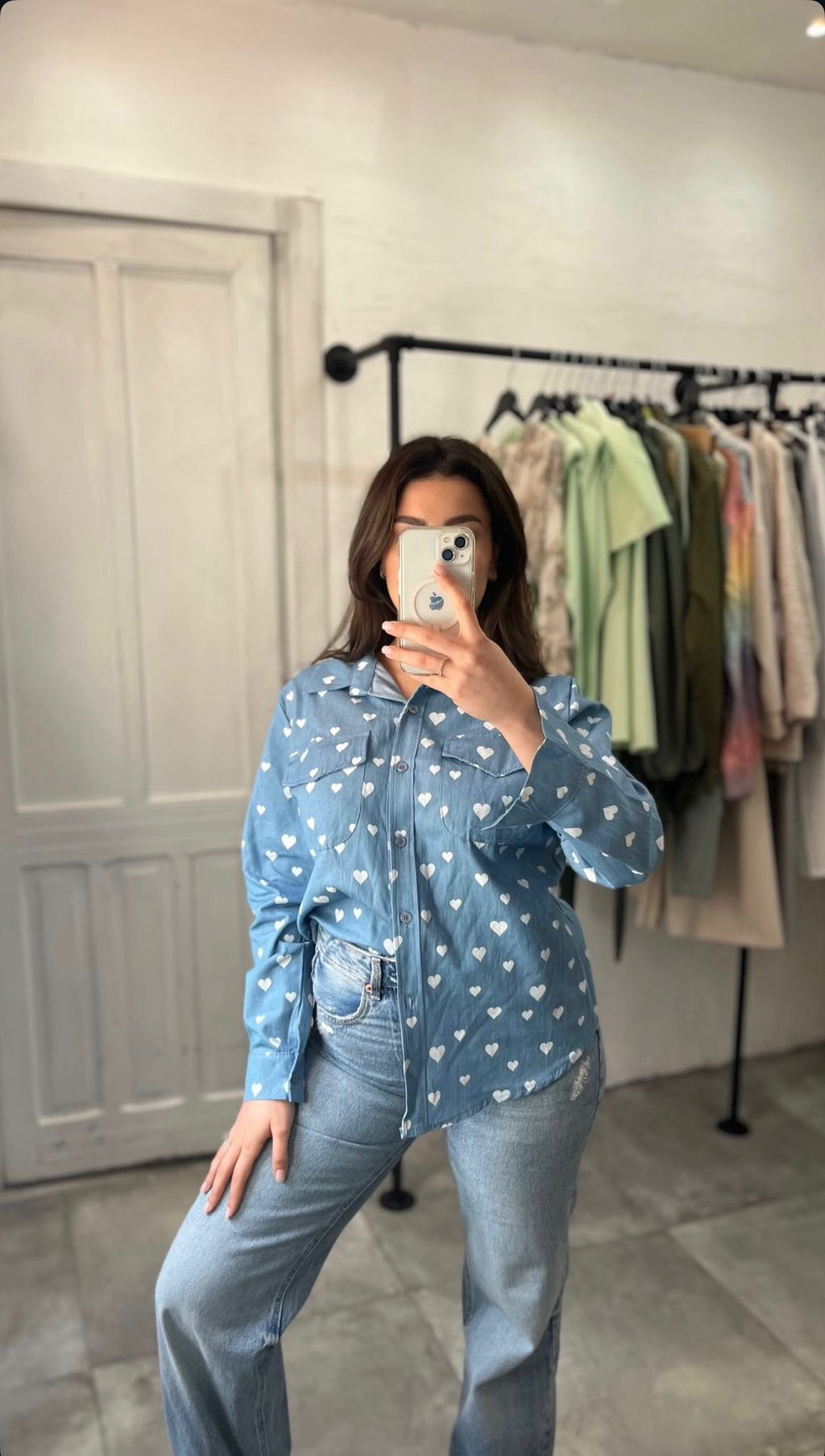Camicia Denim con Cuori Bianchi