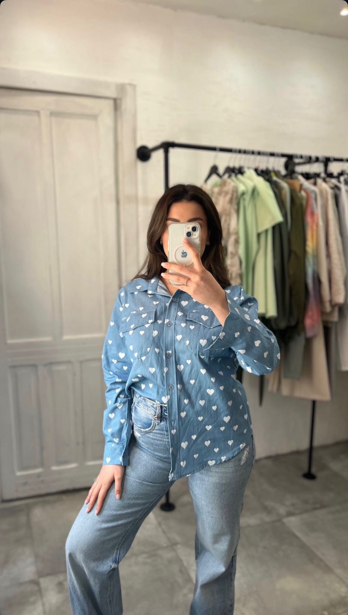 Camicia Denim con Cuori Bianchi
