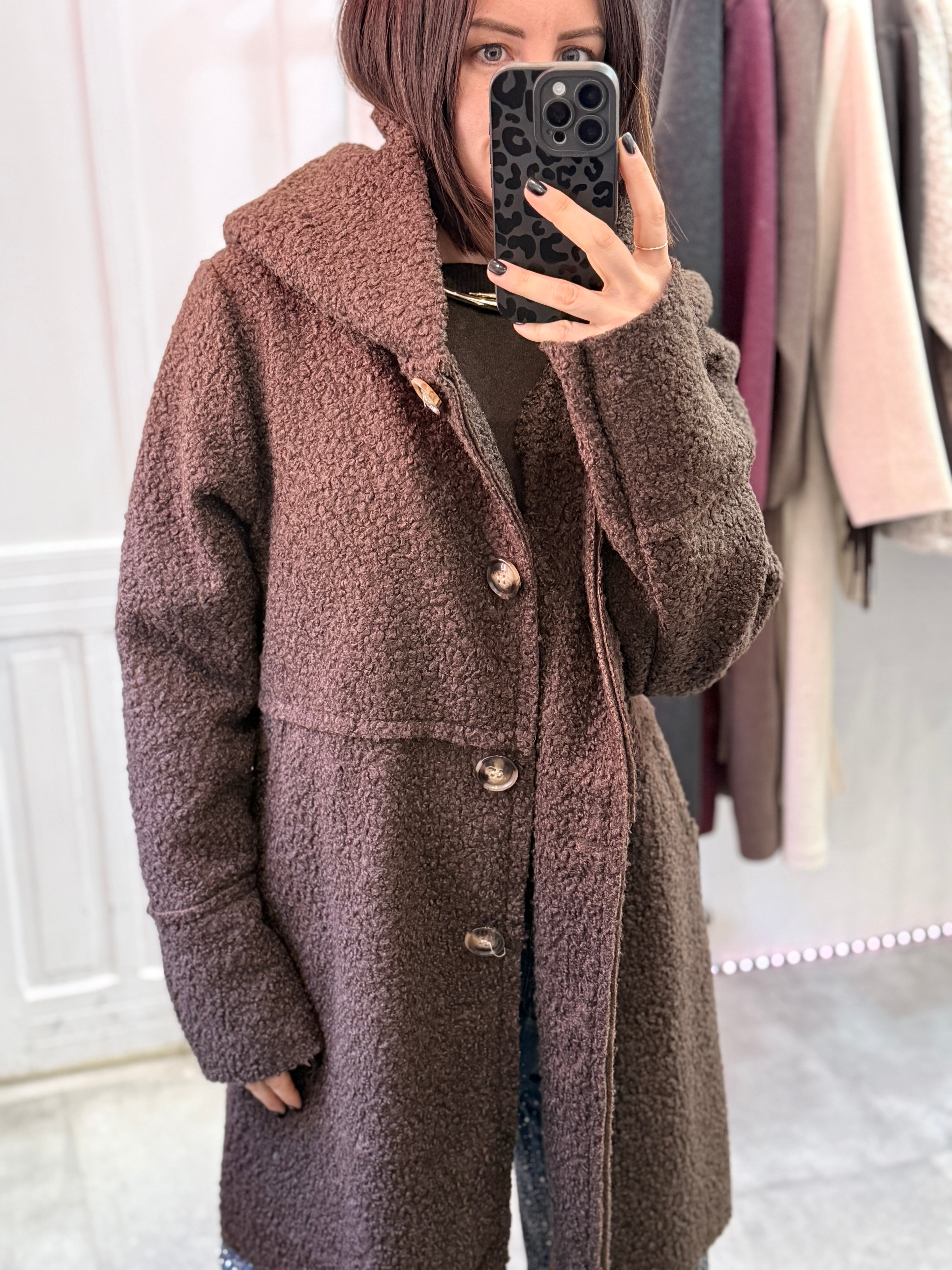 Cappotto teddy con cappuccio e bottoni