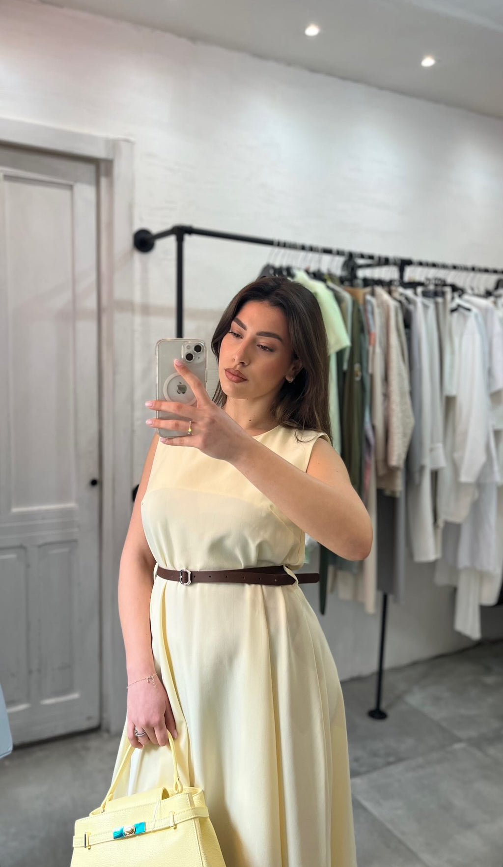 Vestito Lungo Giallo Pastello con Cintura