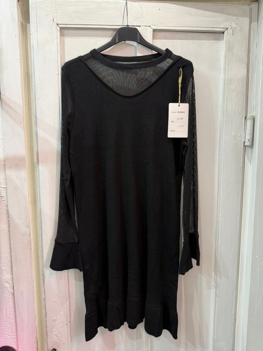 Vestito in maglia con maniche velate