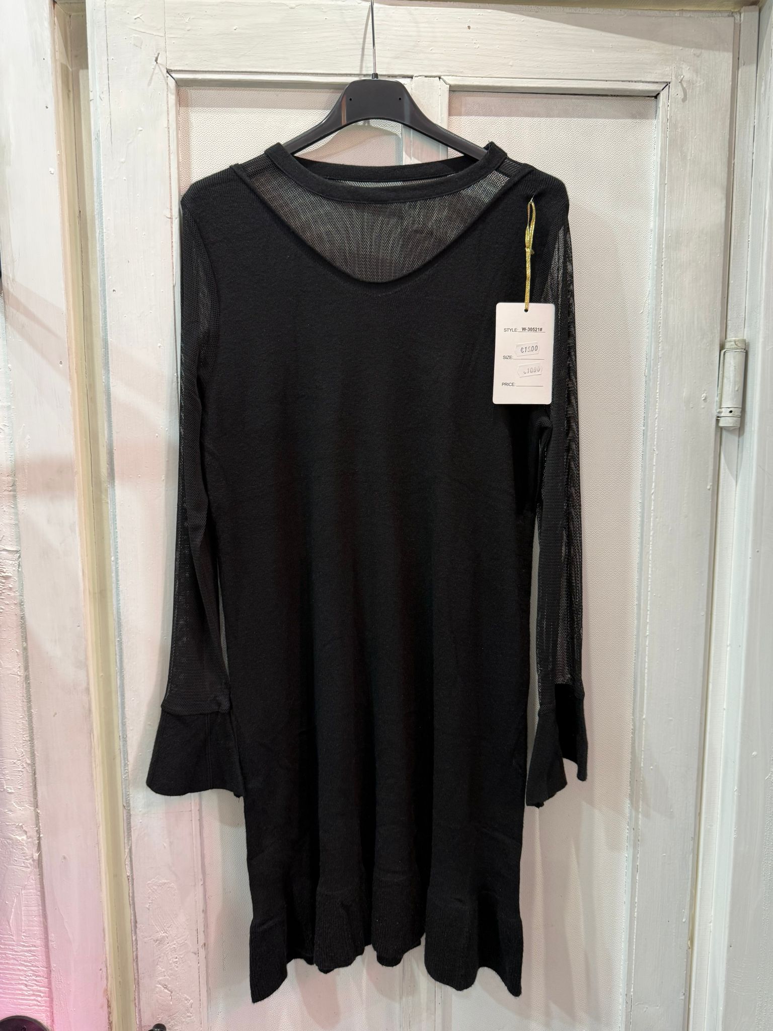 Vestito in maglia con maniche velate