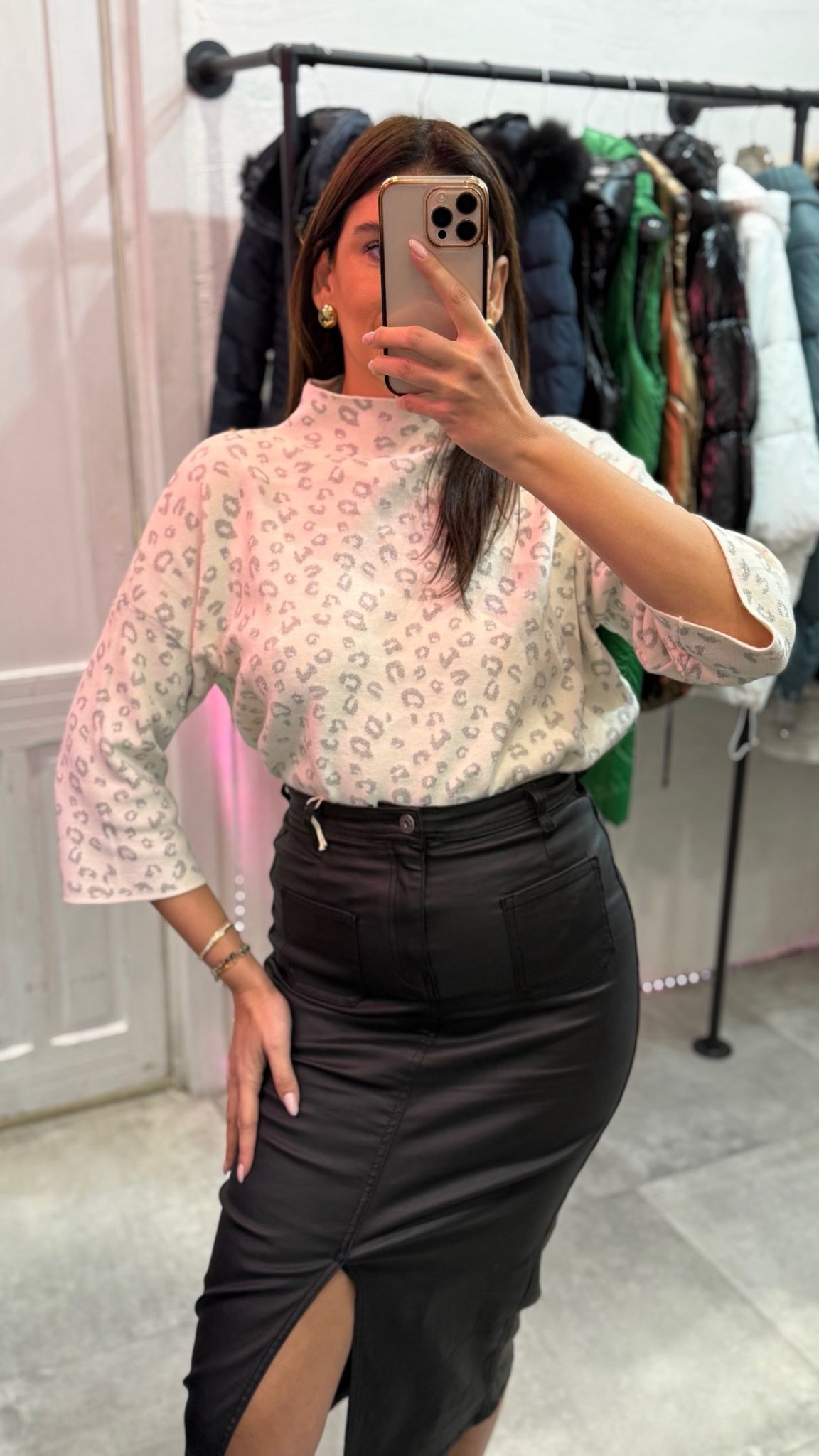 Gonna in ecopelle a vita alta con spacco davanti